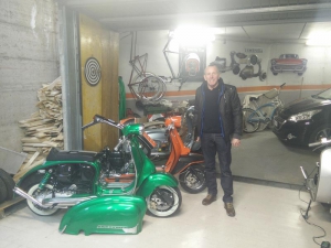 Gary l'inglese nel garage di Custom Lambretta