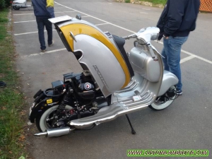 Lambretta Custom Bergamo 01 sollevamento scocca